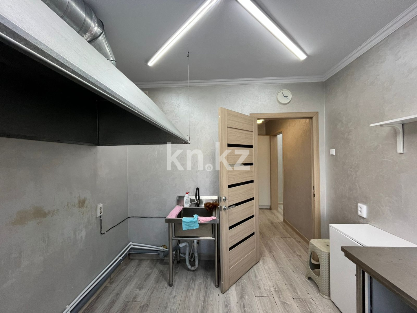 Продажа , 40 м², ул. Ермекова - Продажа офисных и торговых помещений в Караганде фото 5 из 8