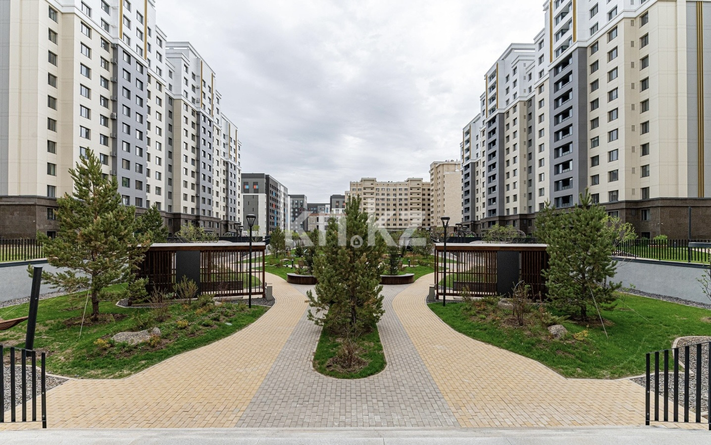 Продажа 4-комнатной квартиры, 92 м², ул. Туркестан, дом  28 в Астане - фото 6