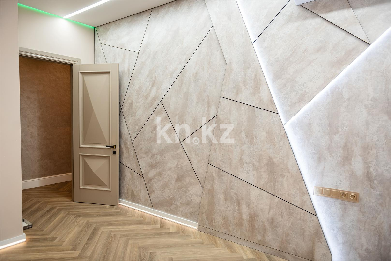 Продажа 6-комнатной квартиры, 345 м², ул. Муканова, дом  53 - Продажа  пятикомнатных квартир в Караганде фото 27 из 58