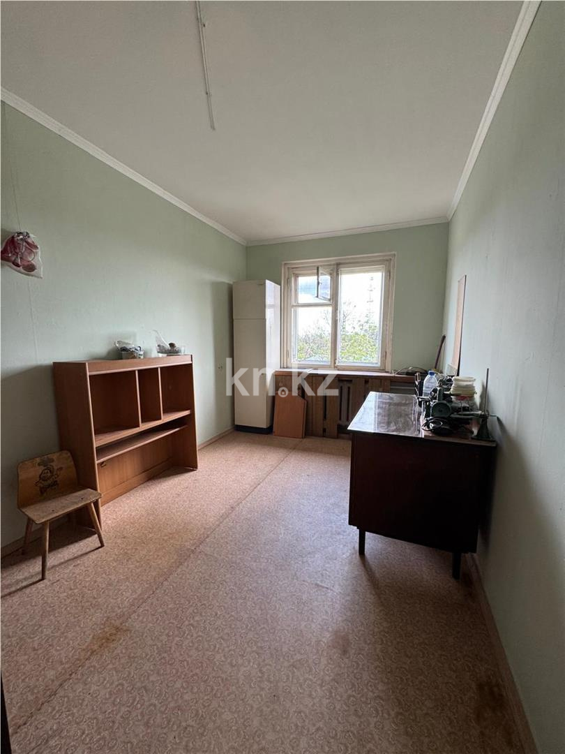 Продажа 4-комнатной квартиры, 61 м², пр. Н. Абдирова - Продажа  четырехкомнатных квартир в Караганде фото 8 из 14