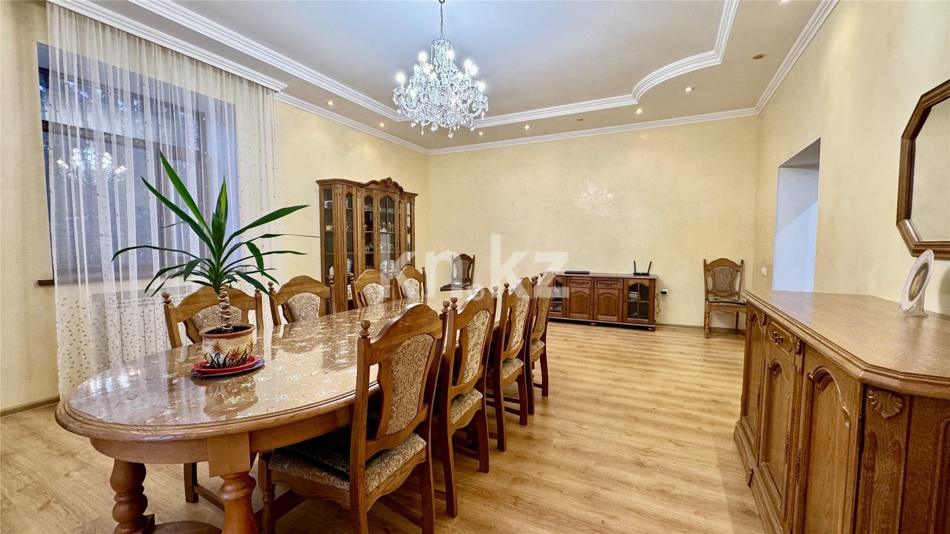 Продажа 6-комнатного дома, 391 м², ул. Ермекова, дом  91/7 - Продажа домов и коттеджей в Караганде фото 1 из 43