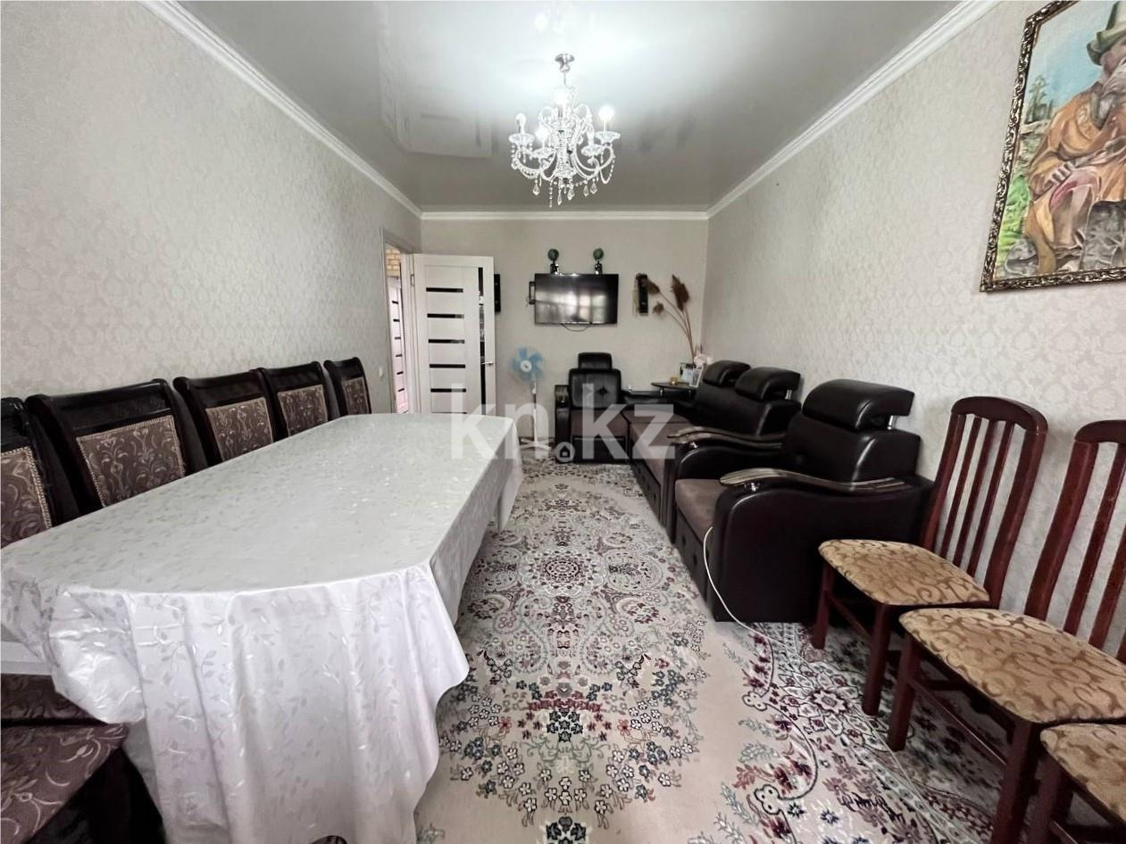 Продажа 3-комнатной квартиры, 62 м², мкр-н Восток-2 - Продажа квартир в Караганде фото 1 из 18