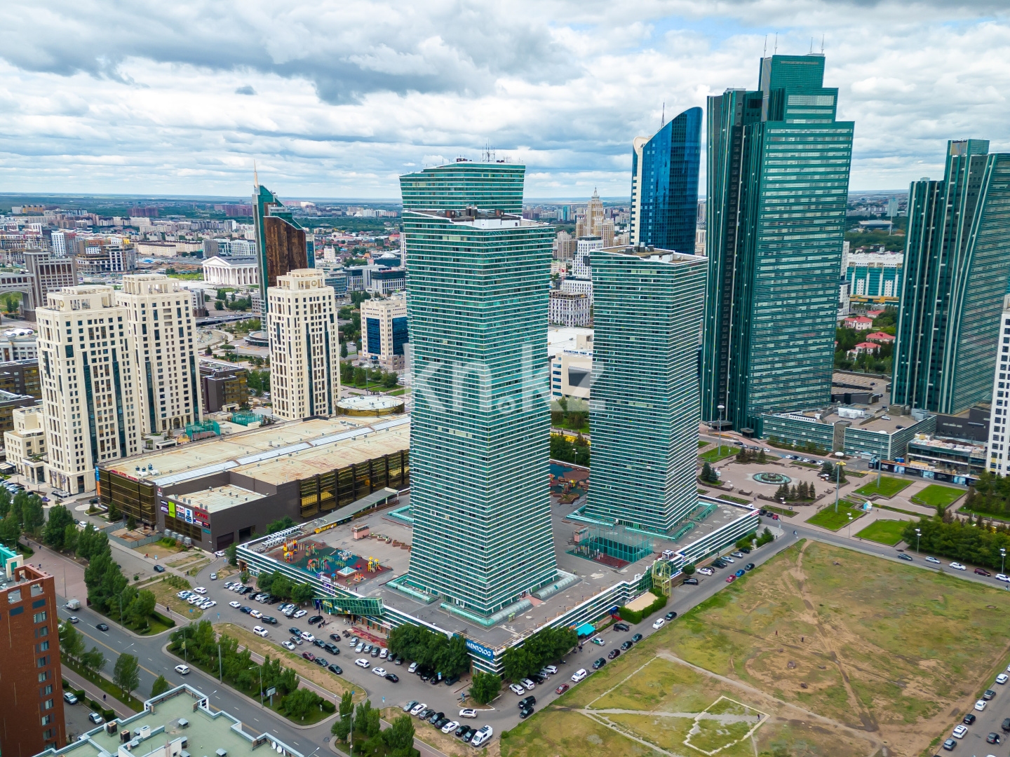 Продажа 3-комнатной квартиры, 130 м², ул. Достык, дом  5/1 - ул. Сауран в Астане - фото 41