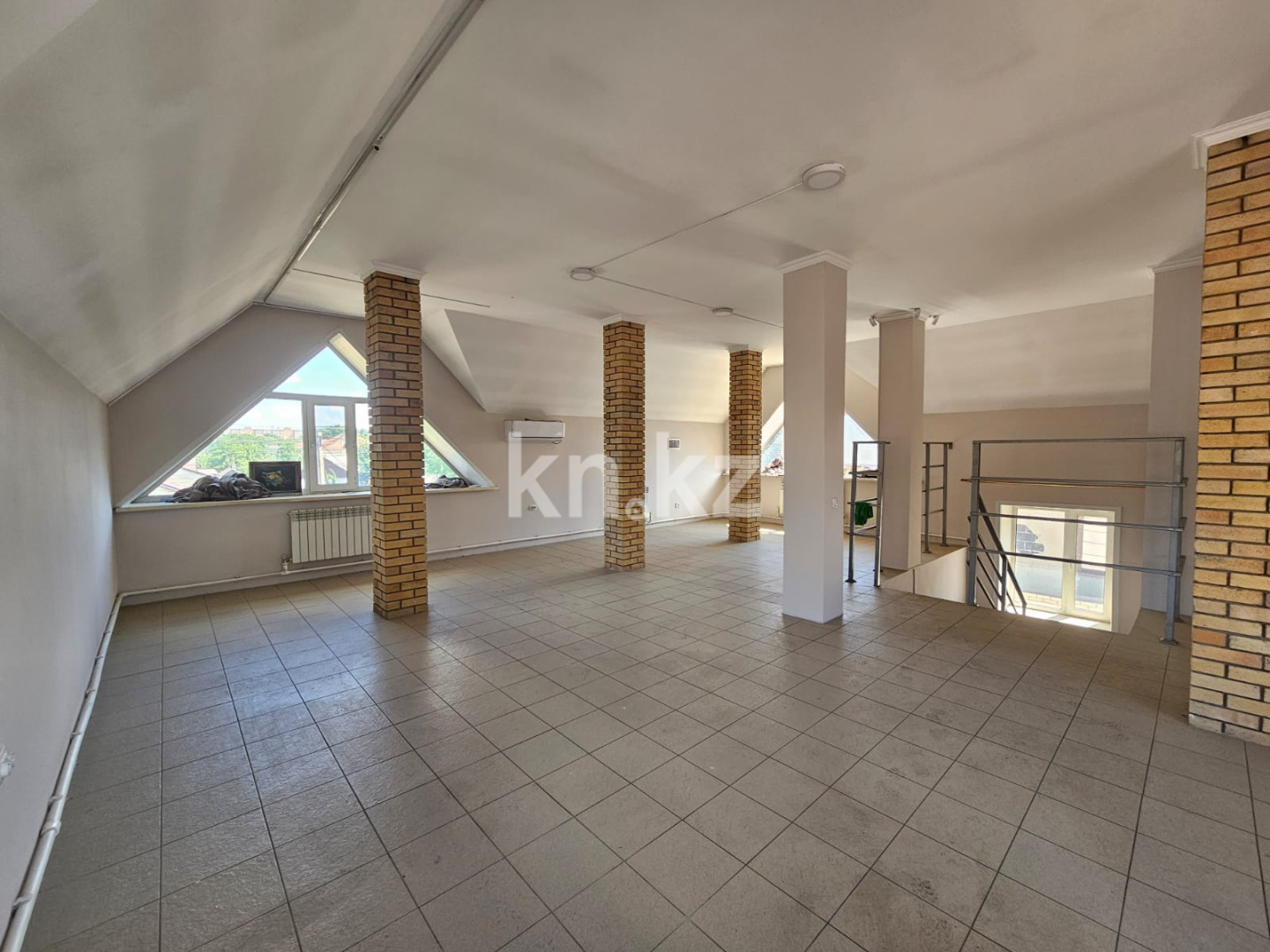 Продажа 2-комнатного дома, 146 м², ул. Кирпичная, дом  46 - Продажа домов, коттеджей в Караганде фото 8 из 23