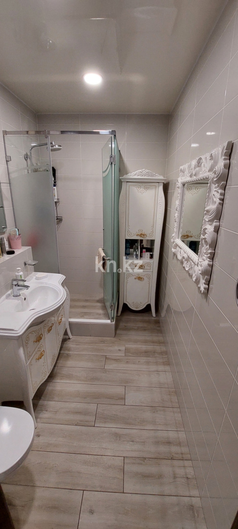 Продажа 5-комнатной квартиры, 217 м², ул. Аманжолова, дом  41 - Продажа квартир в Караганде фото 24 из 27