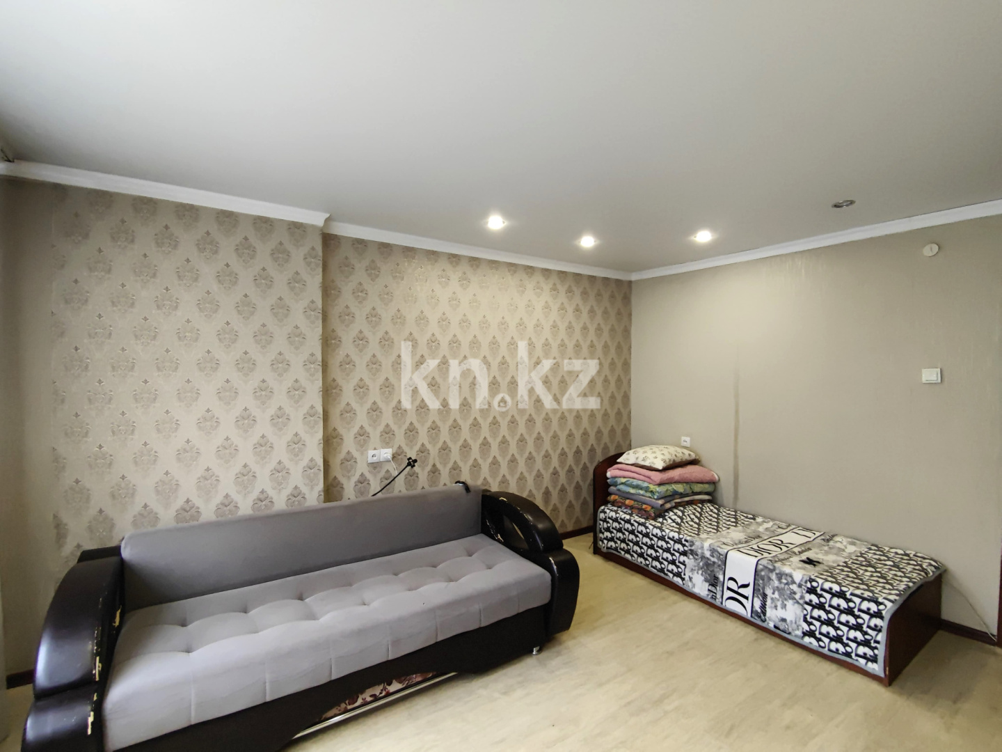 Продажа 1-комнатной квартиры, 34 м², пр. Бухар-жырау, дом  96 в Караганде - фото 3