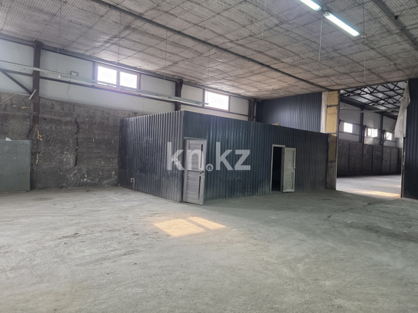 Аренда , 800 м², Улица Есим хана, дом  14/1 - Аренда баз, складов и промышленной недвижимости в Алматы фото 1 из 16