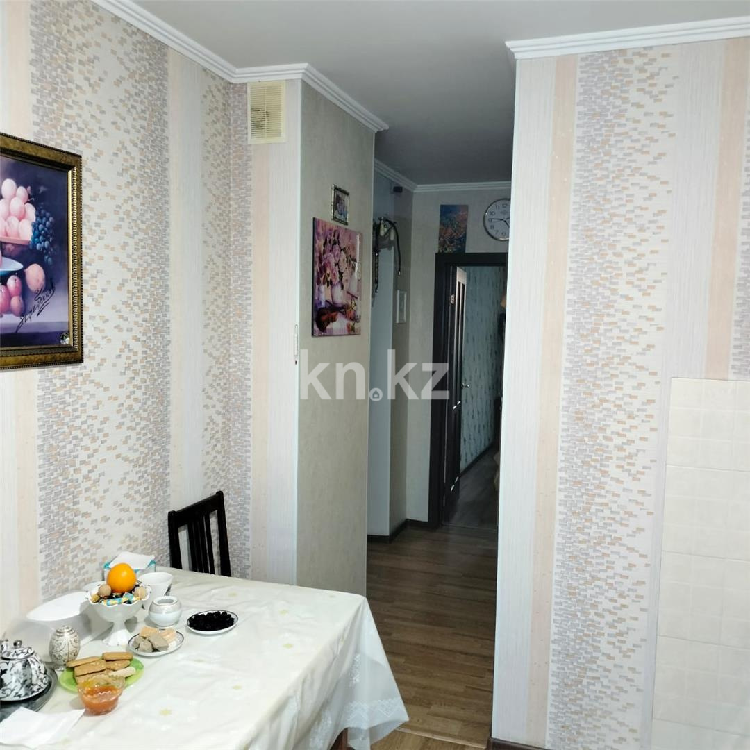 Продажа 3-комнатной квартиры, 63 м², мкр-н Восток-3 в Караганде - фото 8