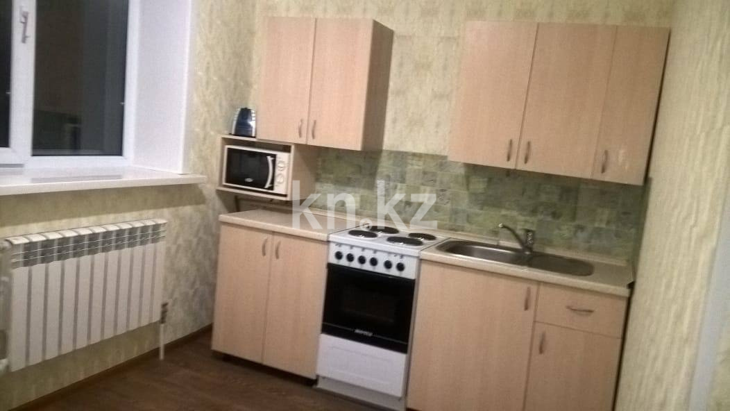 Аренда 1-комнатной квартиры, 40 м², ул. Байсеитовой, дом  10/1 - Аренда квартир помесячно в Астане с фото фото 1 из 7