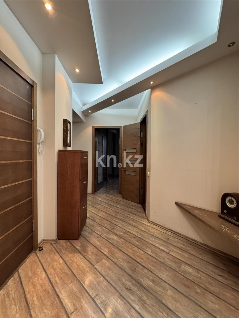 Продажа 3-комнатной квартиры, 66.2 м², ул. Абая, дом  26 - Продажа квартир в Караганде фото 20 из 23