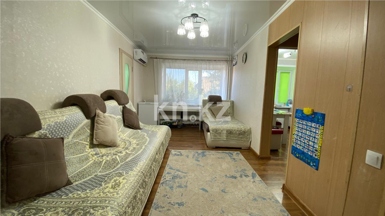 Продажа 3-комнатной квартиры, 41 м², мкр-н 12 - Продажа и аренда недвижимости в Караганде фото 1 из 11