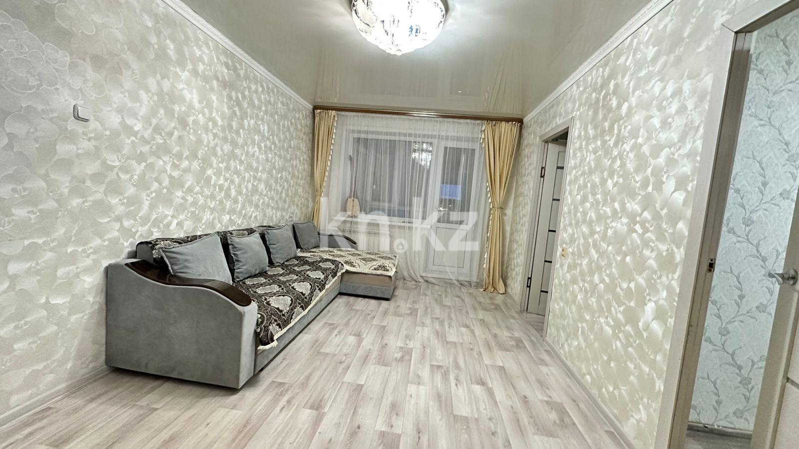 Продажа 3-комнатной квартиры, 48 м², мкр-н 17 - Продажа  трехкомнатных квартир в Караганде с фото фото 2 из 8