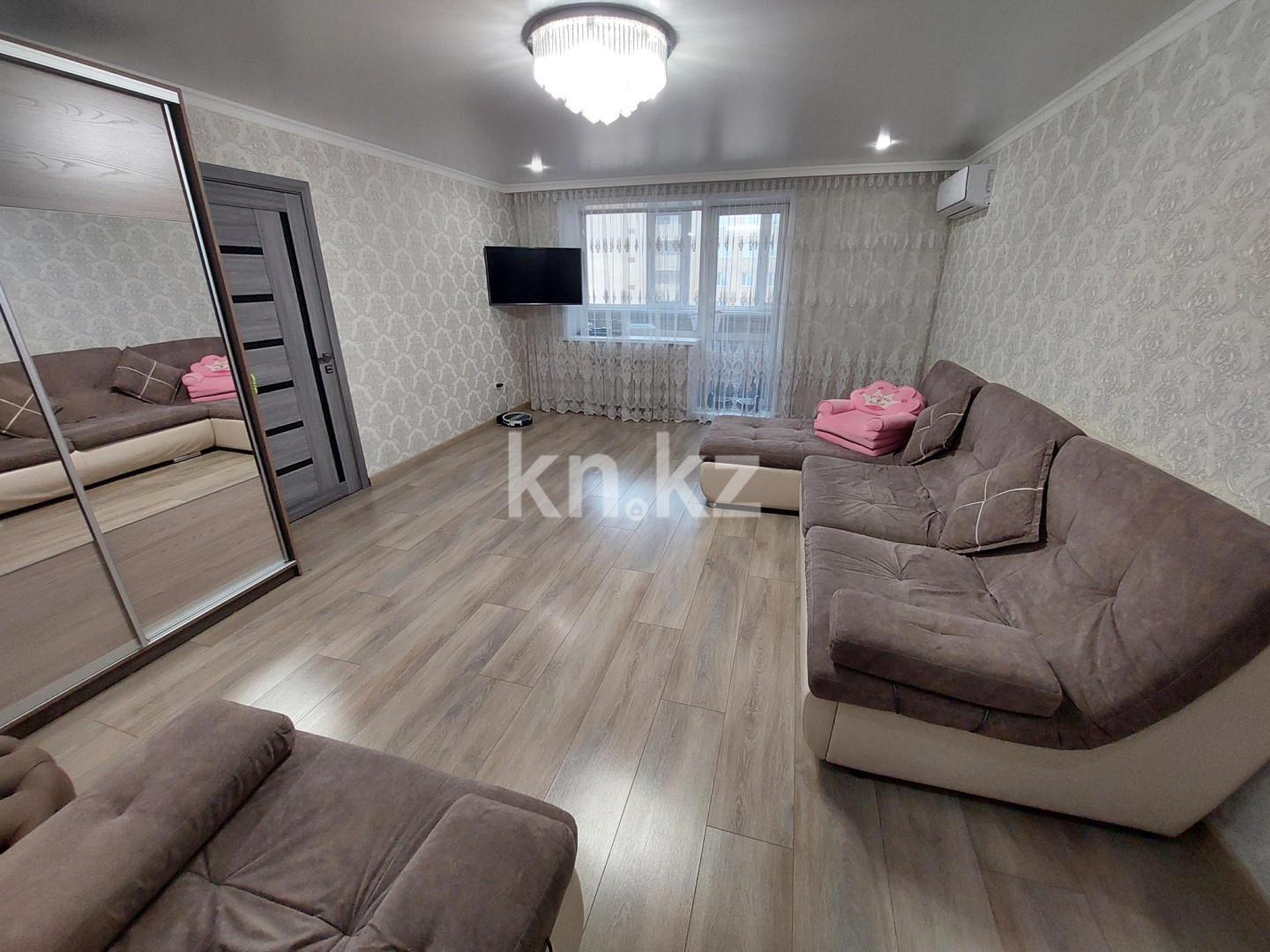 Продажа 2-комнатной квартиры, 78 м², ул. Ермекова, дом  106/6 - Продажа квартир в Караганде фото 1 из 17