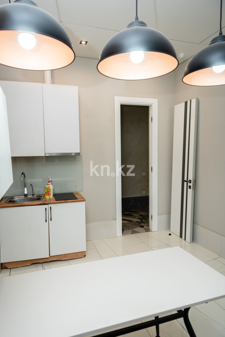 Продажа , 300 м², ул. Муканова, дом  53 - Продажа офисных и торговых помещений в Караганде фото 7 из 34