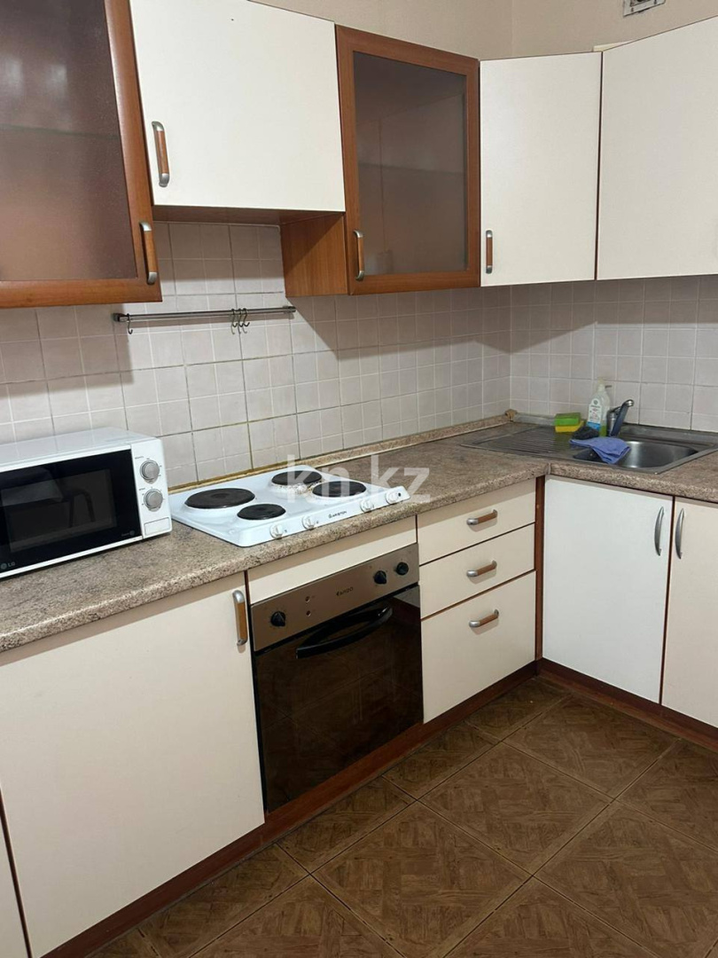 Аренда 3-комнатной квартиры, 84 м², ул. Габдуллина, дом  19 - ул. Кенесары - Продажа земельных участков в Уральске фото 1 из 10