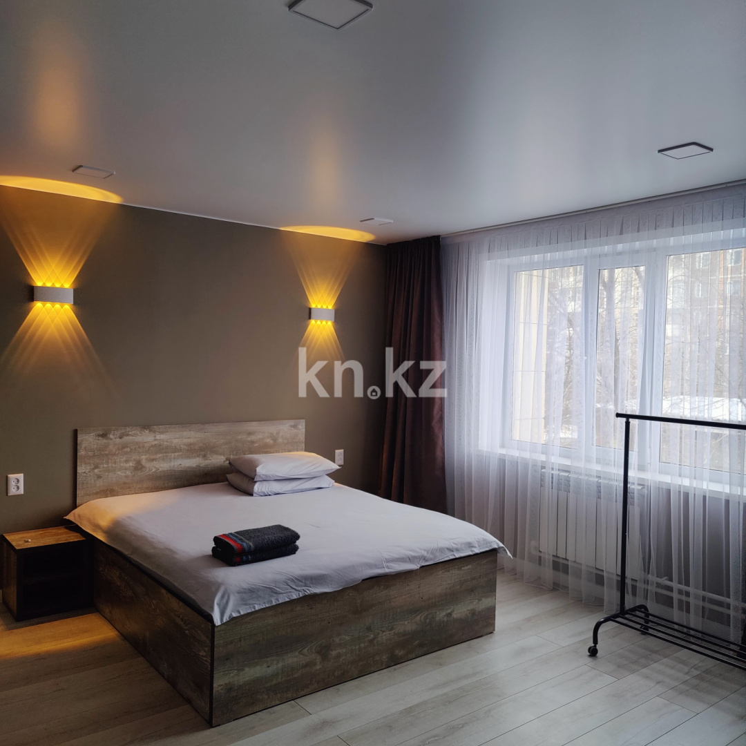 Аренда 1-комнатной квартиры посуточно, 35 м², ул. Гапеева, дом  6 - Аренда  однокомнатных квартир посуточно в Караганде без посредников фото 1 из 5