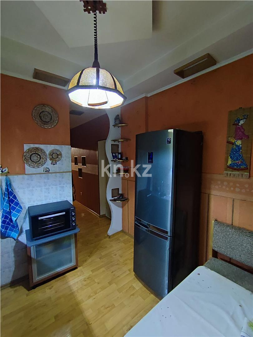 Продажа 3-комнатной квартиры, 76 м², ул. Мустафина - Продажа квартир в Караганде с фото фото 8 из 16