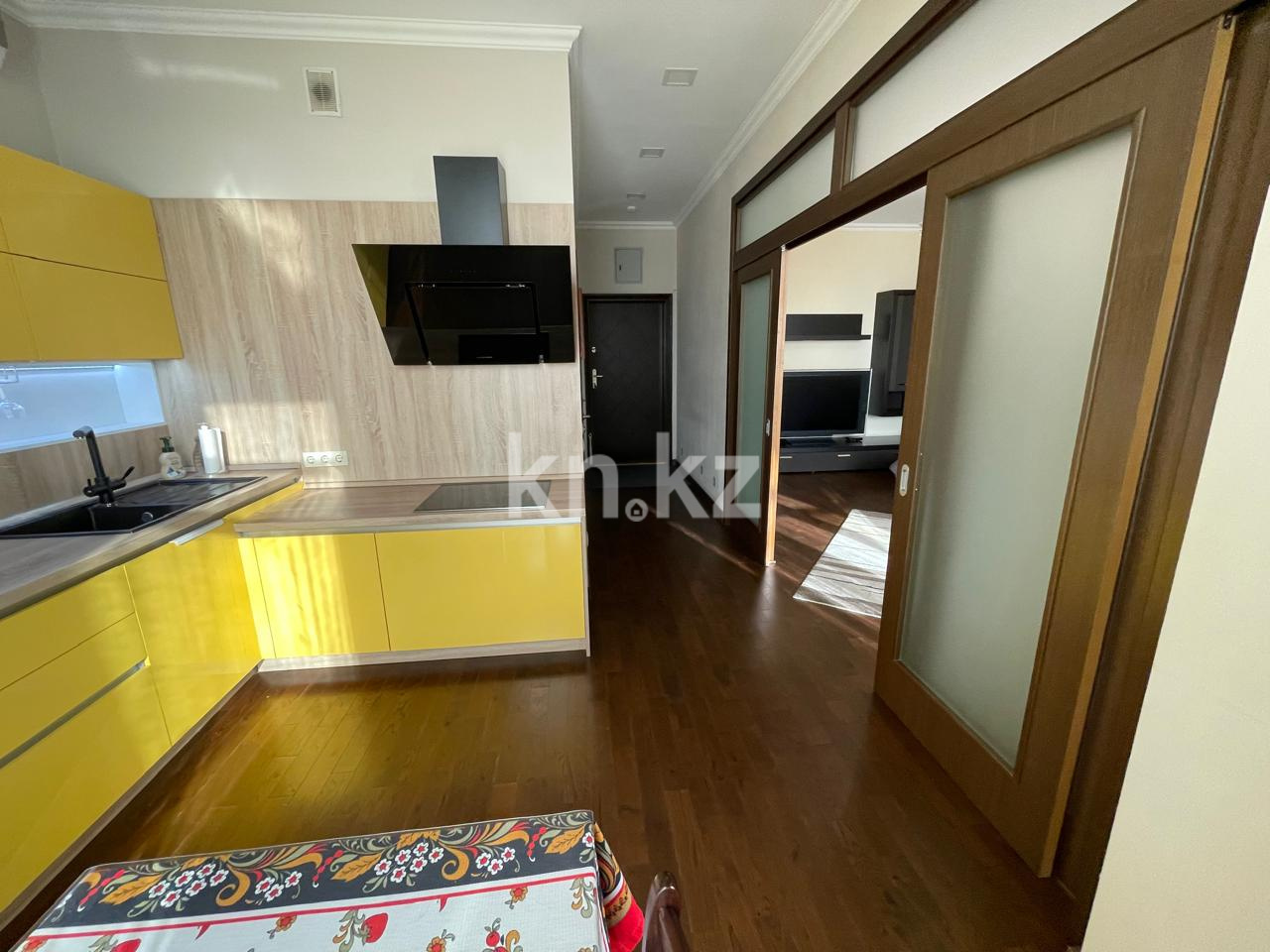 Аренда 2-комнатной квартиры, 70 м², ул. Абдуллиных, дом  28/1 - ул. Гоголя - Аренда  двухкомнатных квартир помесячно в Алматы с фото фото 1 из 14