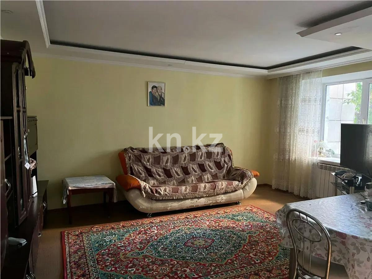 Продажа 3-комнатной квартиры, 61 м², ул. Гоголя, дом  51/1 - Продажа  трехкомнатных квартир в Караганде без посредников с фото фото 1 из 4