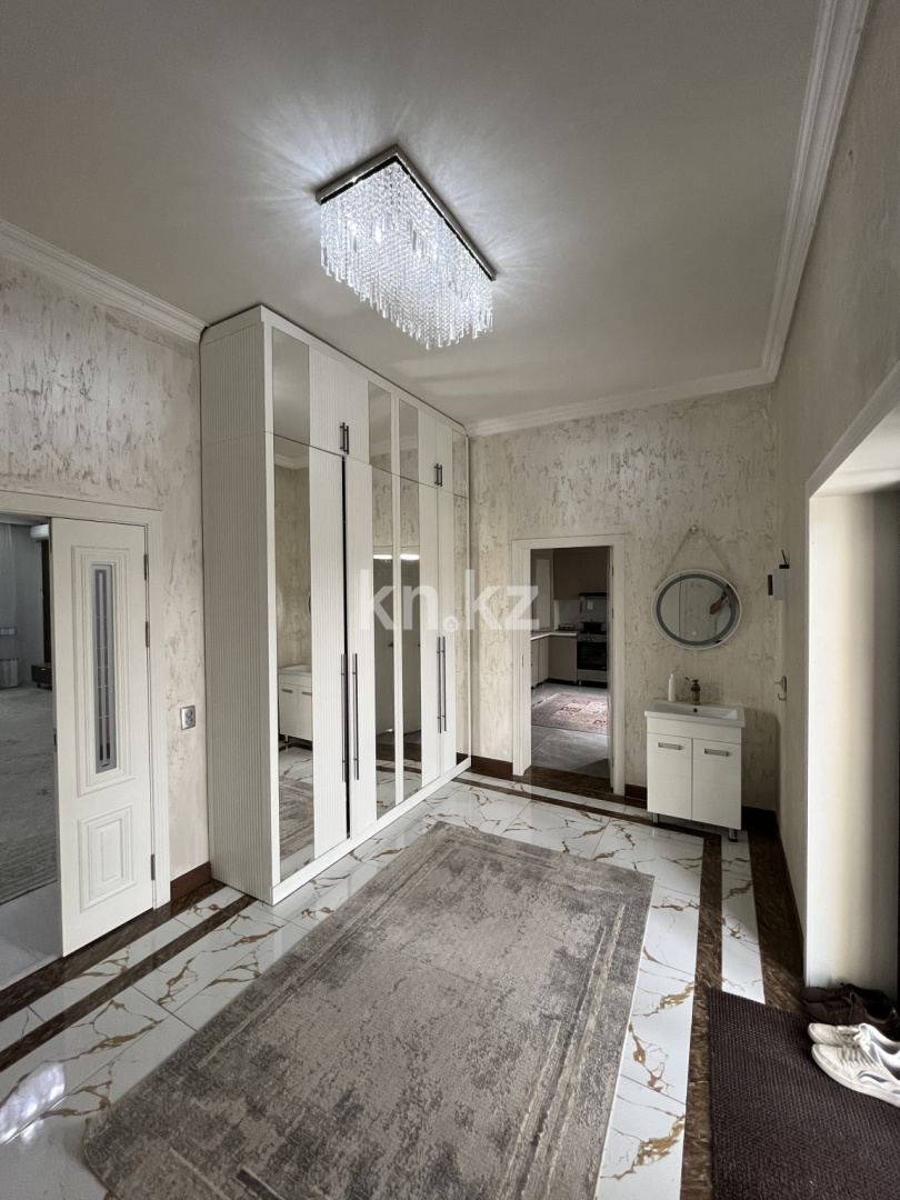 Продажа 8-комнатного дома, 300 м² - Продажа домов, коттеджей в Енбекшинском р-не Шымкента фото 4 из 27