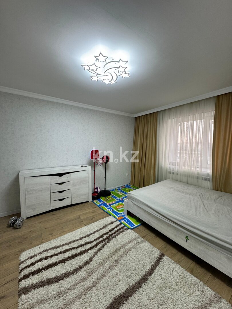 Продажа 3-комнатной квартиры, 95.4 м² в Уральске - фото 7