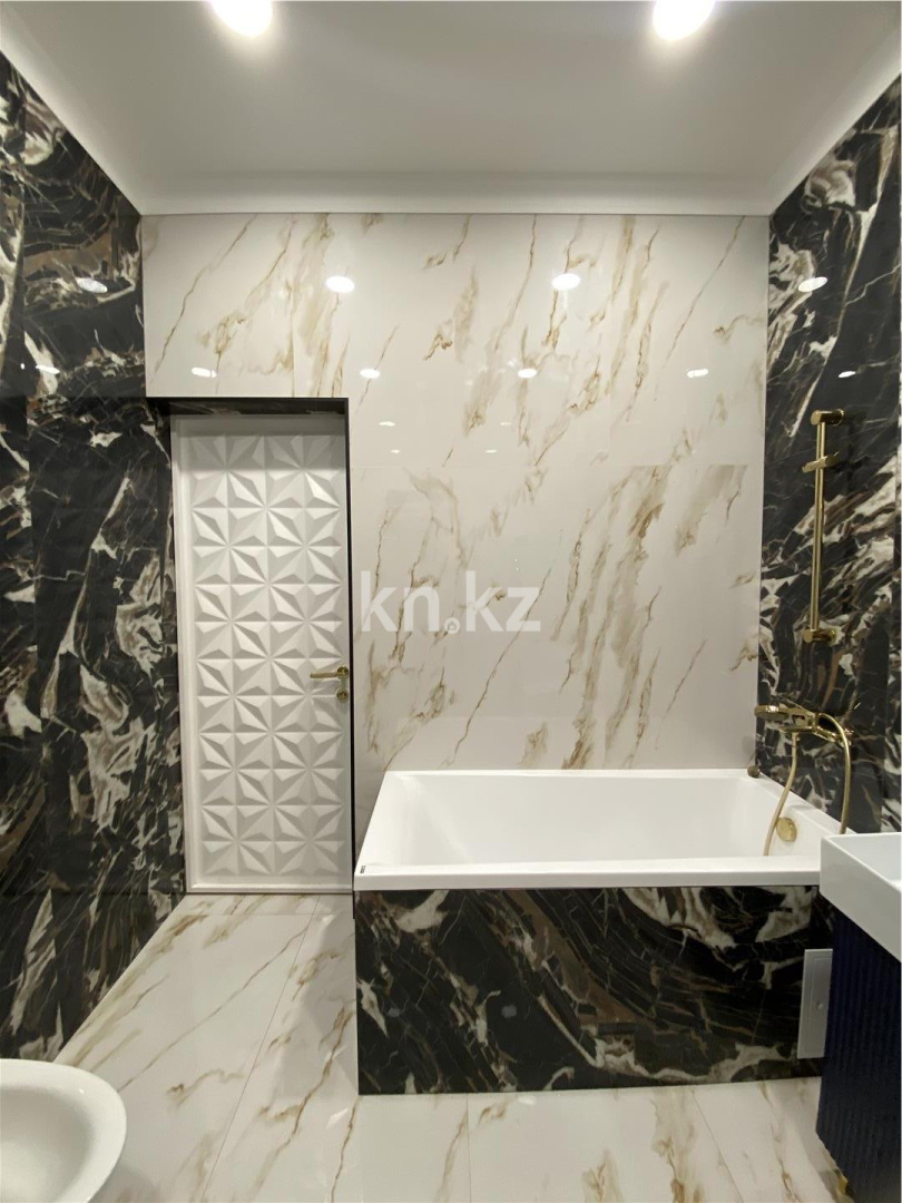 Продажа 4-комнатной квартиры, 132 м², ул. Шарля де Голля - Продажа квартир в Казахстане фото 22 из 27