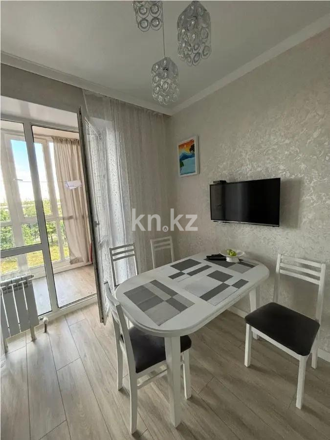 Продажа 1-комнатной квартиры, 37.7 м², пр. Кабанбай батыра, дом  59/2 - Продажа  однокомнатных квартир в Астане без посредников фото 1 из 3