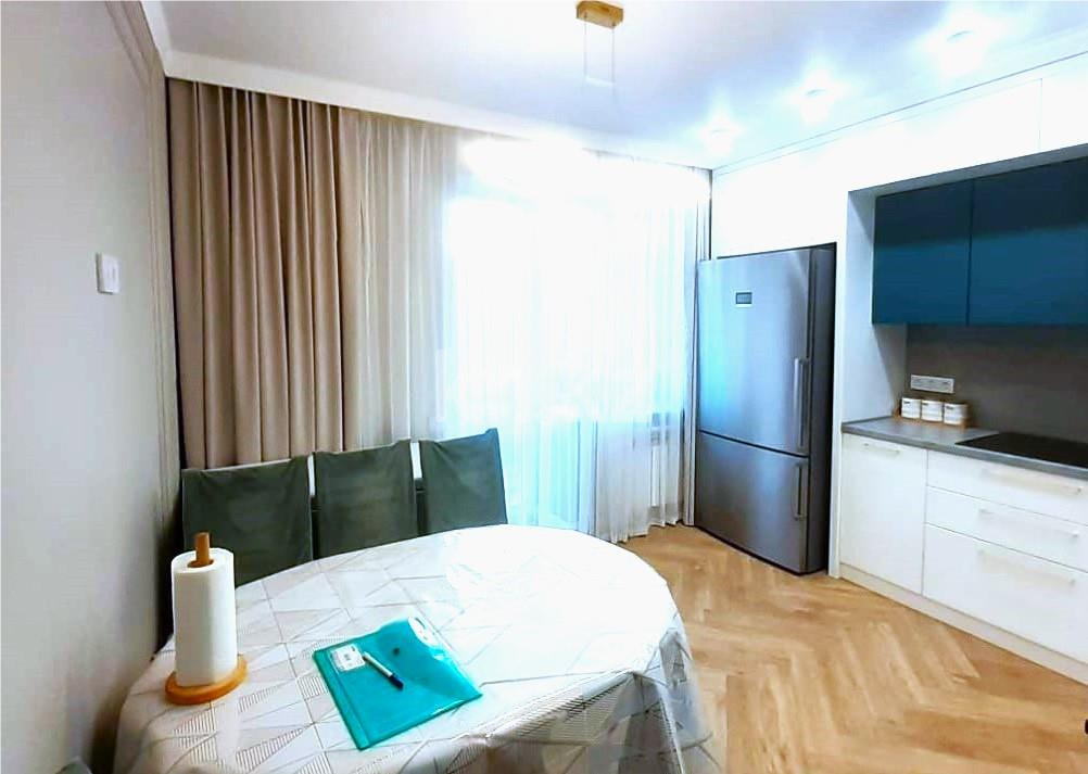 Продажа 3-комнатной квартиры, 90 м², ул. Букетова - Продажа  трехкомнатных квартир в Караганде фото 5 из 9