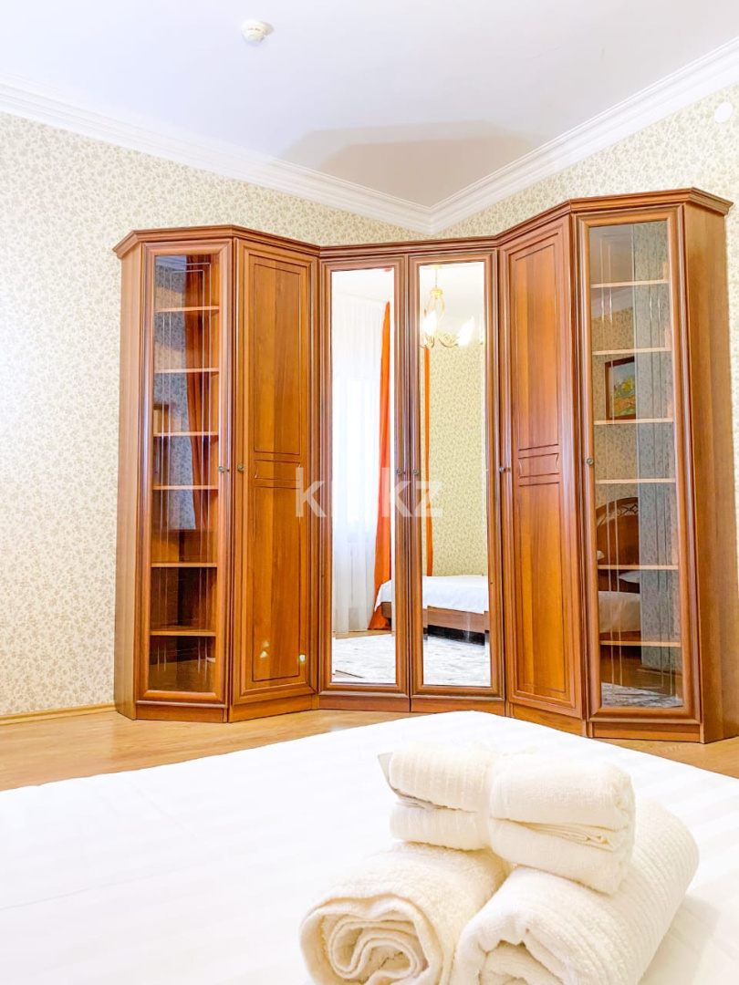 Аренда 3-комнатной квартиры посуточно, 130 м², ул. Кунаева, дом  35/1 - Аренда квартир посуточно в Астане с фото фото 10 из 37