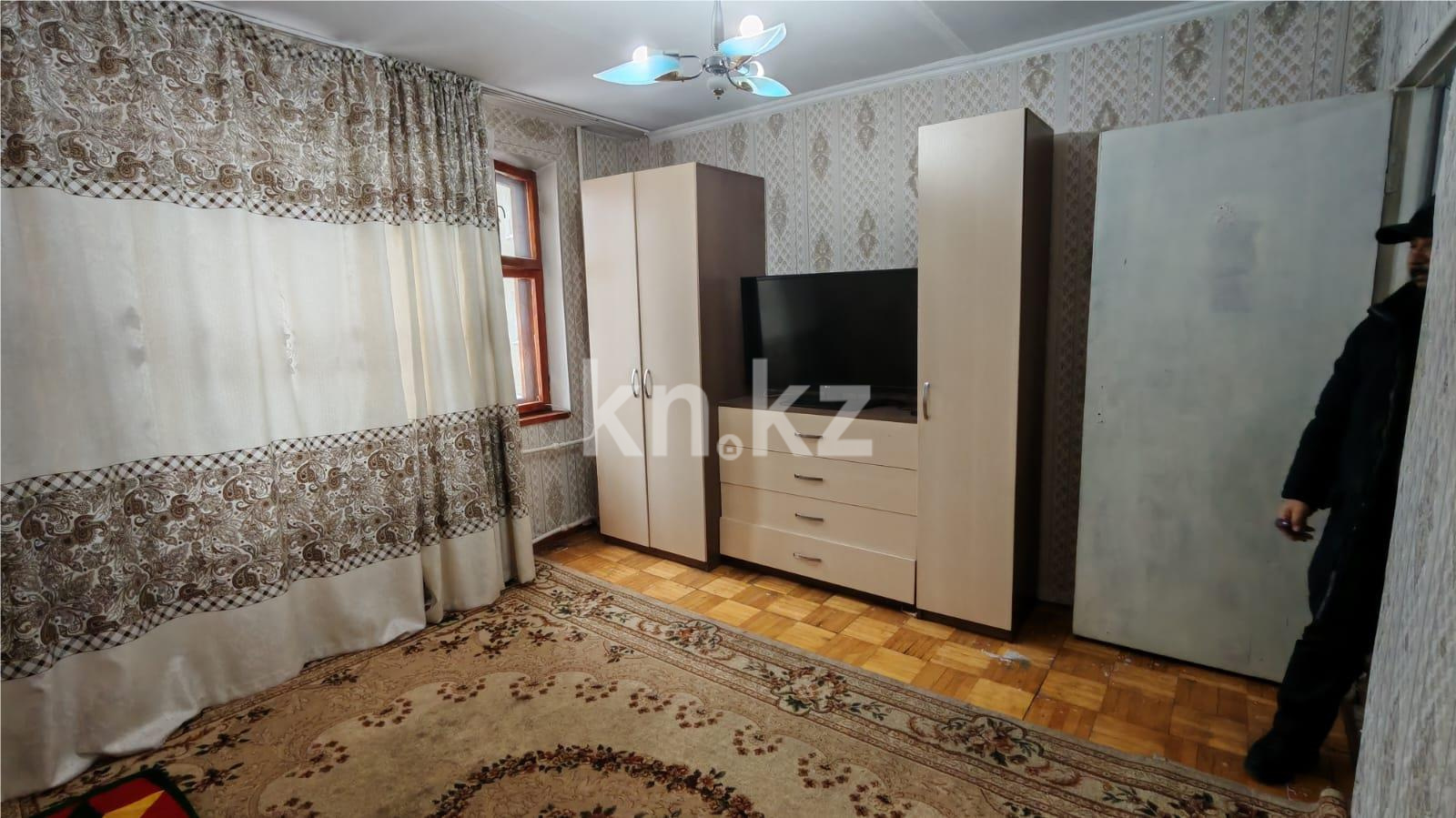 Продажа 1-комнатной квартиры, 32 м² - Продажа квартир в Караганде - страница 3 фото 1 из 8