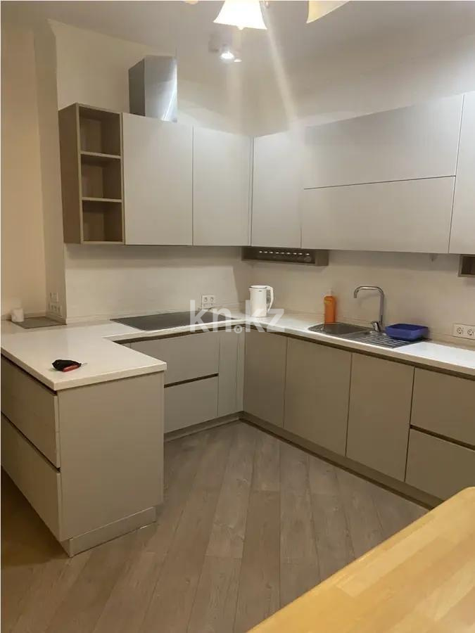 Продажа 3-комнатной квартиры, 155 м², пр. Кошкарбаева, дом  28 в Астане - фото 3