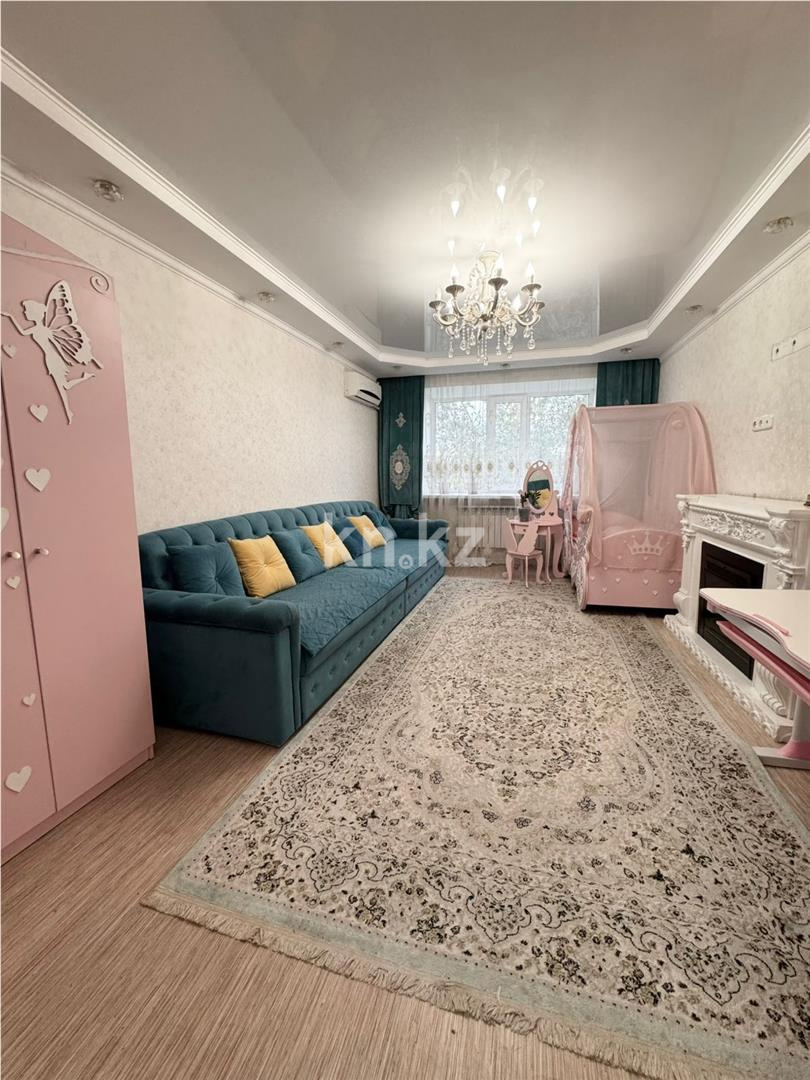 Продажа 3-комнатной квартиры, 64 м², мкр-н 6 - Продажа квартир в Караганде фото 1 из 12