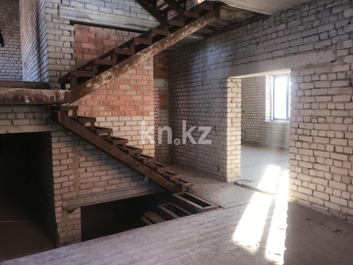 Продажа 7-комнатного дома, 325.8 м², ул. Муканова, дом  45/68 - Продажа домов и коттеджей в Караганде без посредников фото 7 из 17