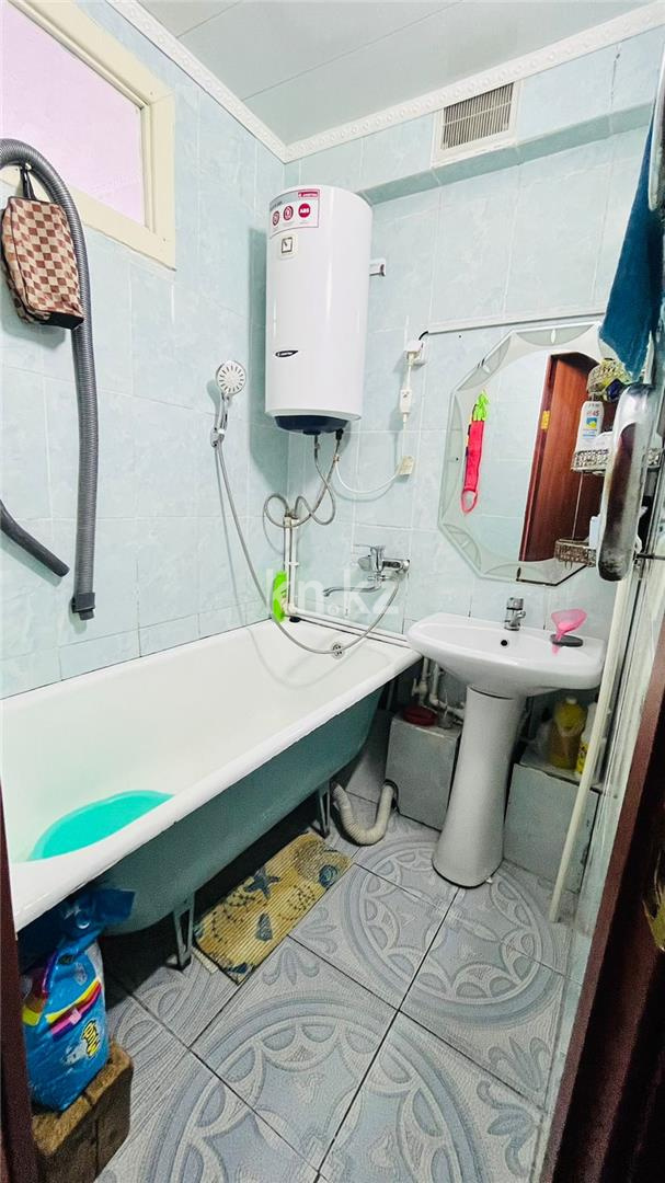 Продажа 2-комнатной квартиры, 50 м², мкр-н 11а в Караганде - фото 11