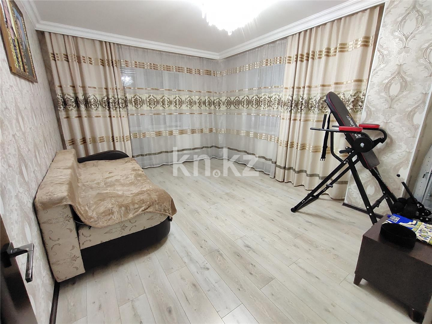 Продажа 3-комнатной квартиры, 77 м² в Караганде