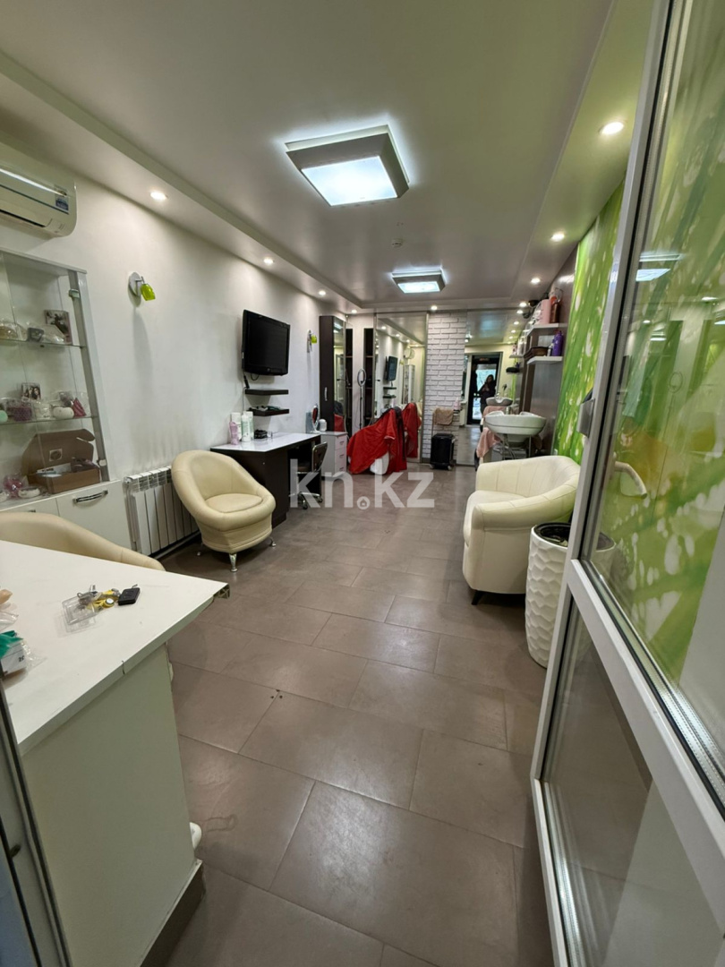 Продажа , 39.6 м², пр. Н. Абдирова - Продажа офисных и торговых помещений в Караганде с фото фото 1 из 9