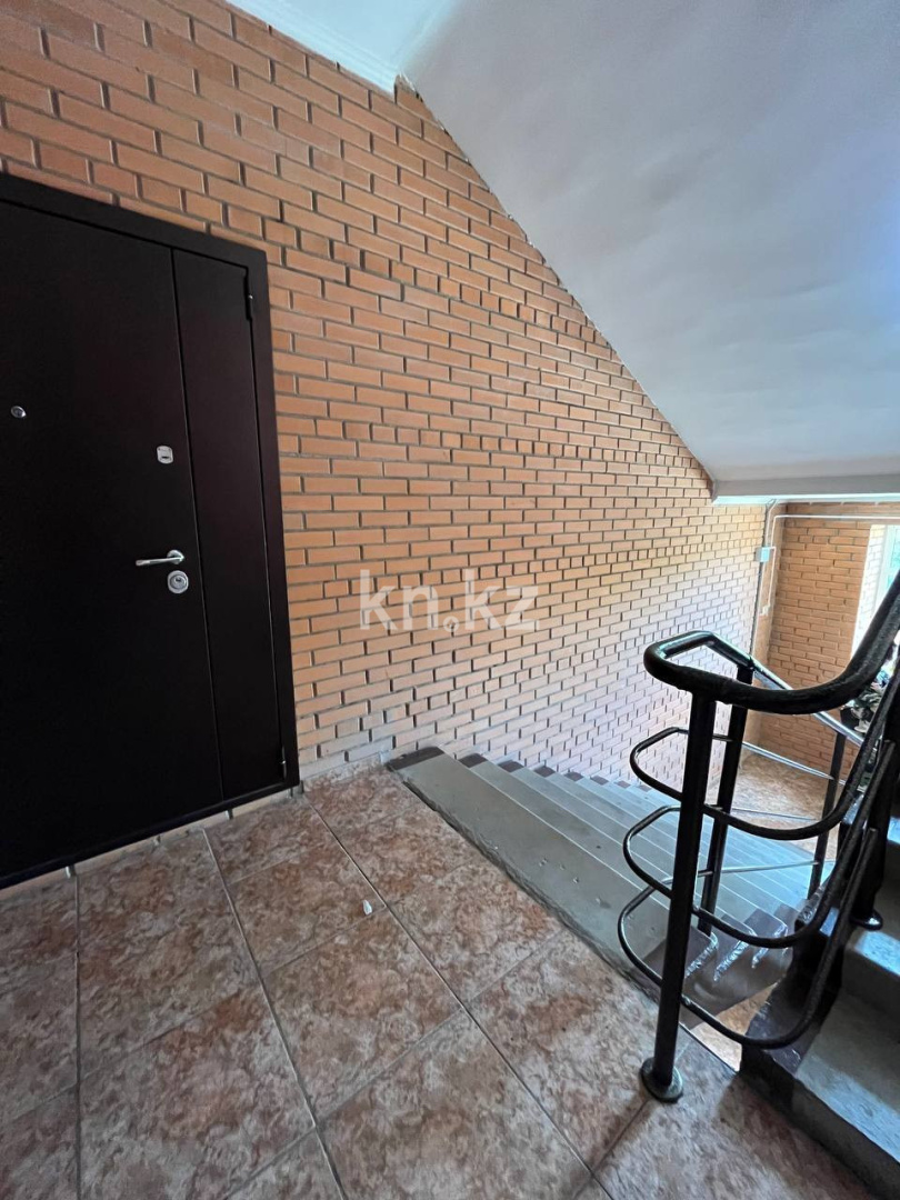 Продажа 4-комнатной квартиры, 136 м², ул. Аманжолова, дом  65/4 в Караганде - фото 18