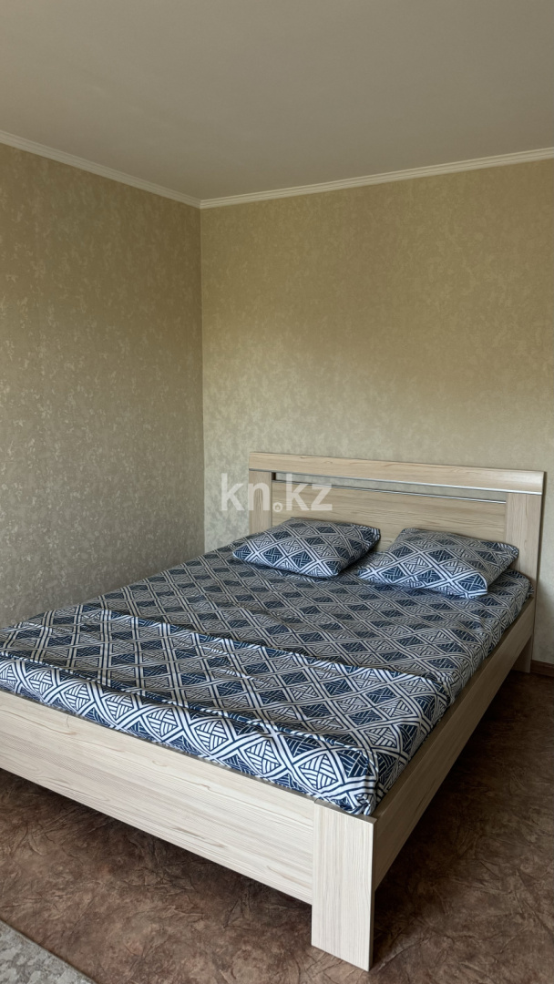 Аренда 1-комнатной квартиры посуточно, 36 м², ул. Бурова, дом  19/1 - Аренда квартир посуточно в Усть-Каменогорске фото 3 из 7