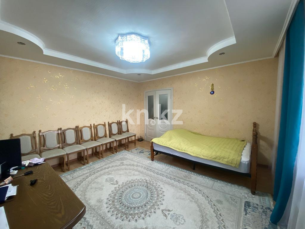 Продажа 2-комнатной квартиры, 52 м², ул. Язева в Караганде - фото 2