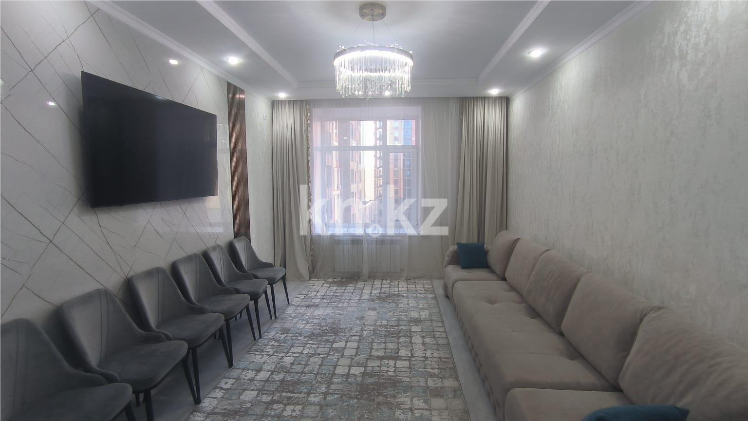 Продажа 4-комнатной квартиры, 118 м², ул. Букетова - Продажа  четырехкомнатных квартир в Караганде фото 3 из 27