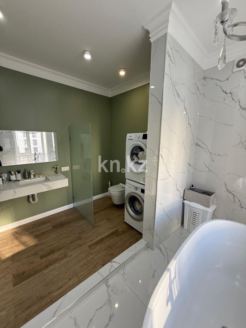 Продажа 4-комнатной квартиры, 140 м², ул. Бокейхана, дом  3б - Керей Жанибек Хандар в Астане - фото 35