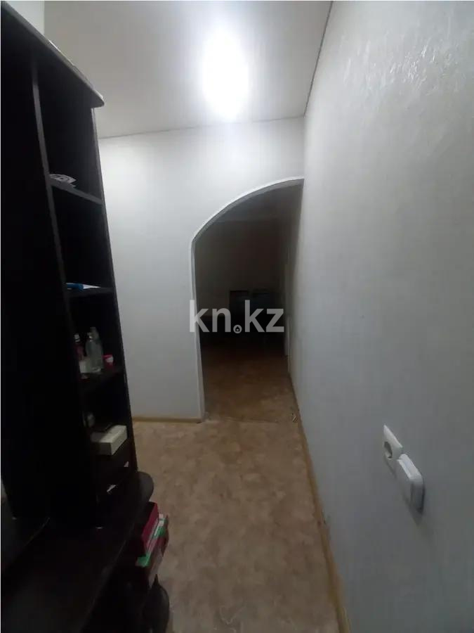 Продажа 2-комнатной квартиры, 47 м², 2 кв-л, дом  24 в Караганде - фото 4
