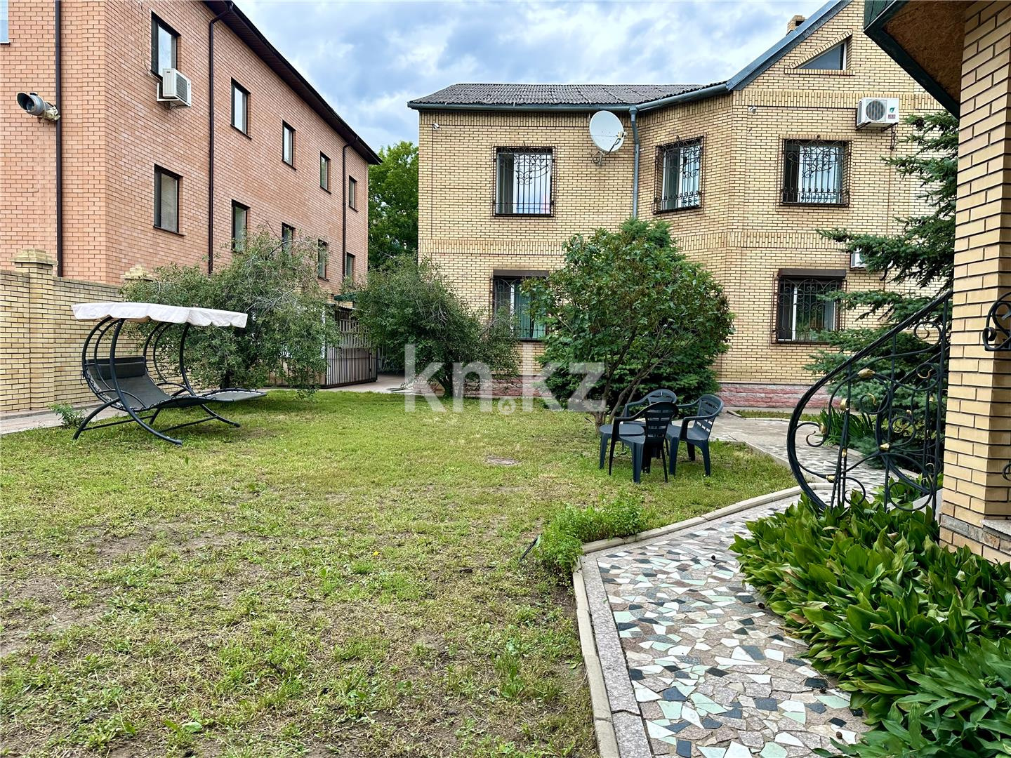 Продажа 9-комнатного дома, 366.9 м² - Продажа домов, коттеджей в Казахстане фото 1 из 48