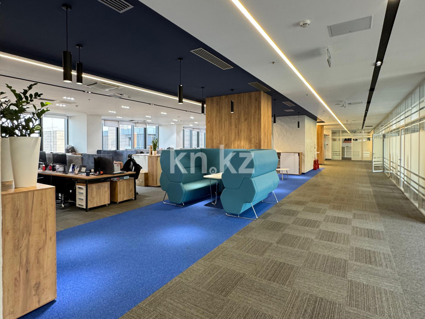 Аренда , пр. Абылай хана, дом  53 - Аренда офисных и торговых помещений в Алматы фото 1 из 18