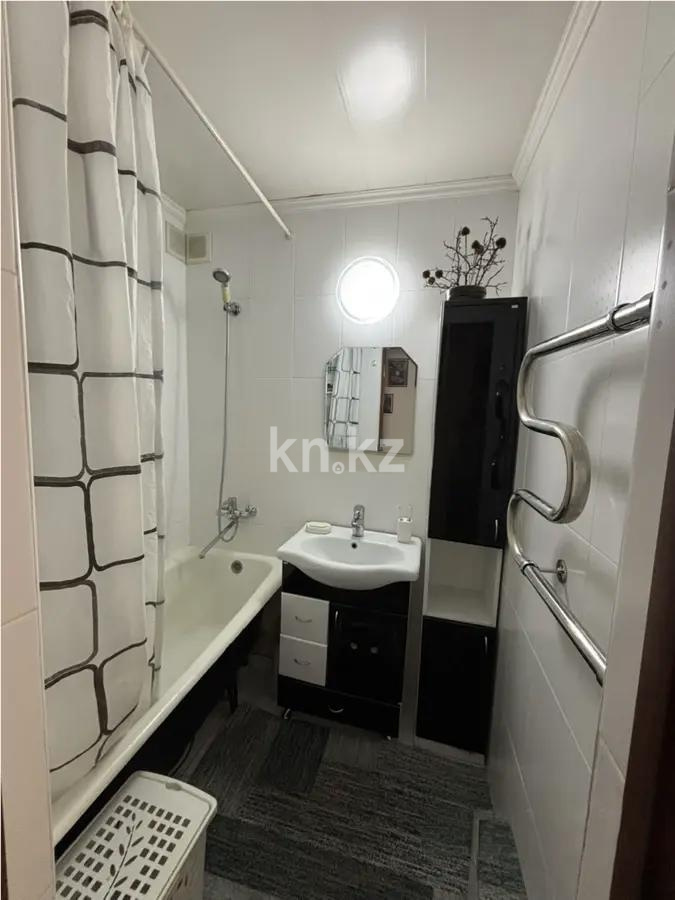 Продажа 3-комнатной квартиры, 62 м², мкр-н 18, дом  7 в Караганде - фото 4