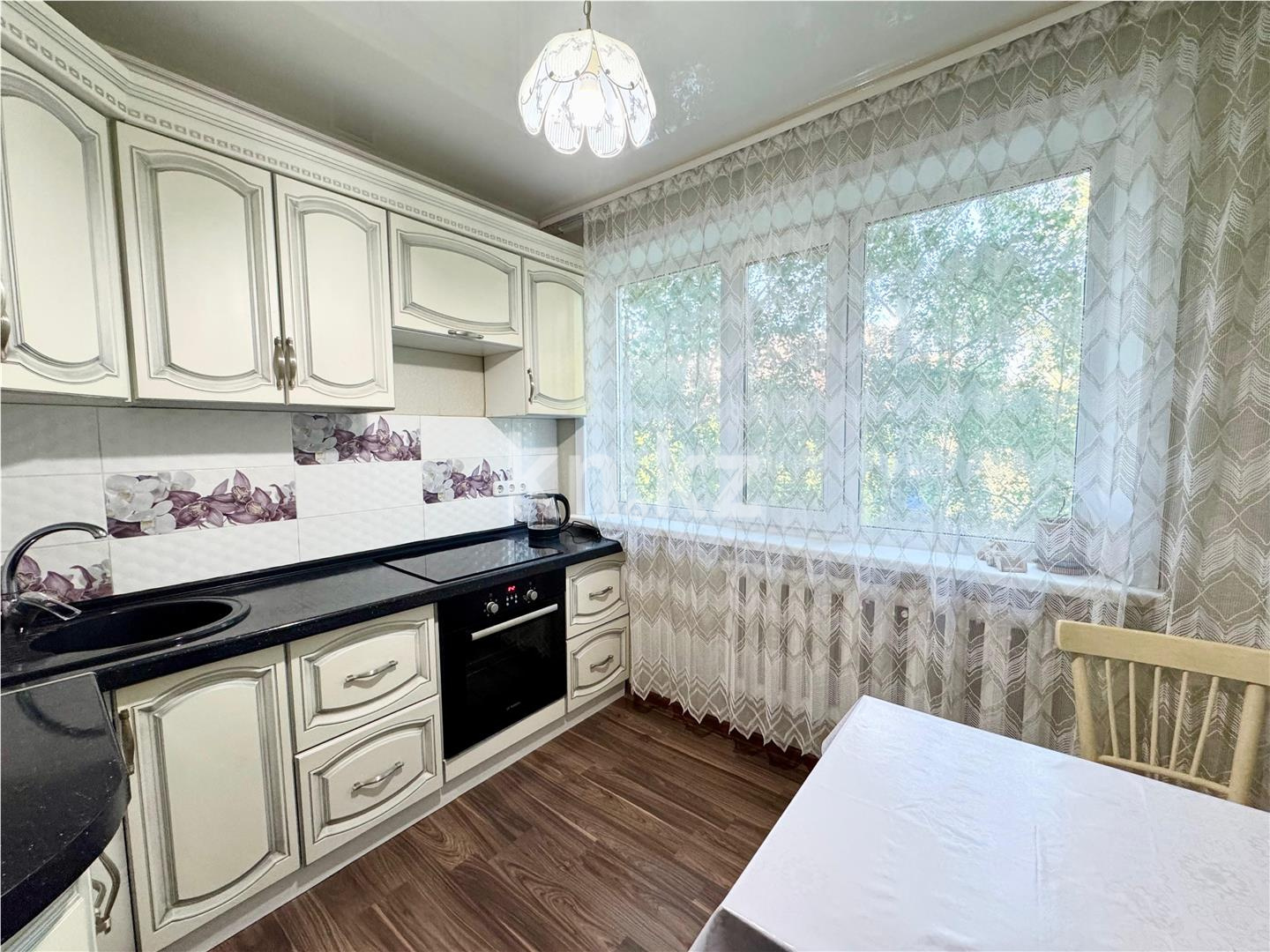 Продажа 2-комнатной квартиры, 51 м², пр. Строителей, дом  1 - Продажа  двухкомнатных квартир в Караганде фото 5 из 11