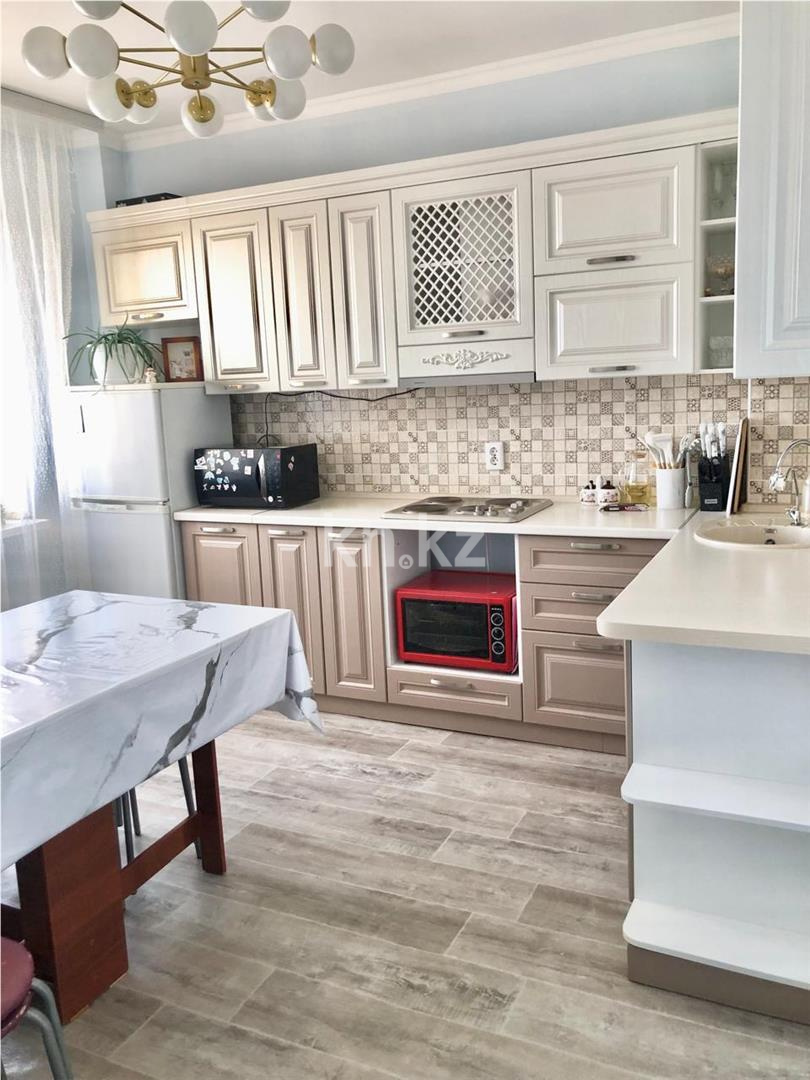 Продажа 3-комнатной квартиры, 74 м², мкр-н Голубые Пруды, дом  5/5 - Продажа  трехкомнатных квартир в Караганде фото 9 из 16