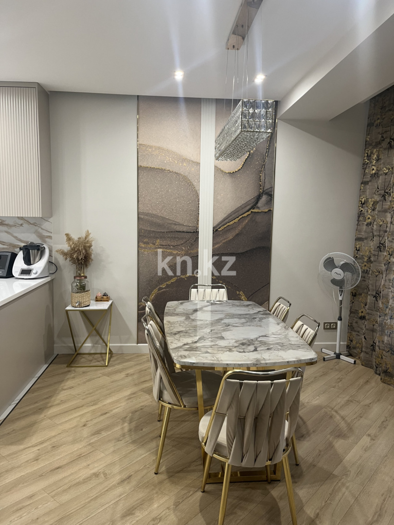 Продажа 4-комнатной квартиры, 155 м², ул. Калдаякова, дом  3 - пр. Тауелсыздык - Продажа  четырехкомнатных квартир в Астане фото 1 из 40