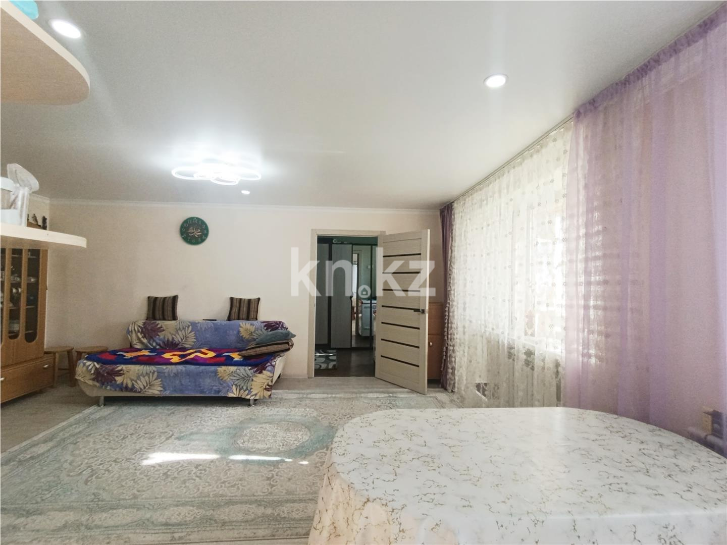 Продажа 2-комнатной квартиры, 44 м², мкр-н 21 в Караганде - фото 7