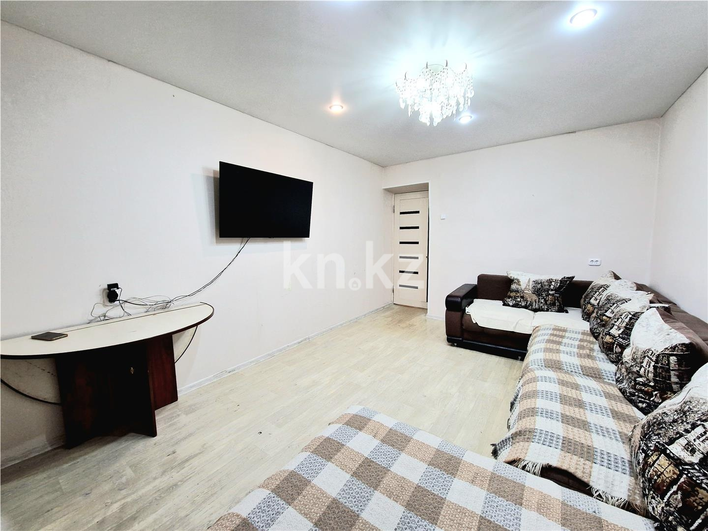 Продажа 3-комнатной квартиры, 58 м² - Продажа квартир в кирпичном доме в Караганде фото 2 из 12
